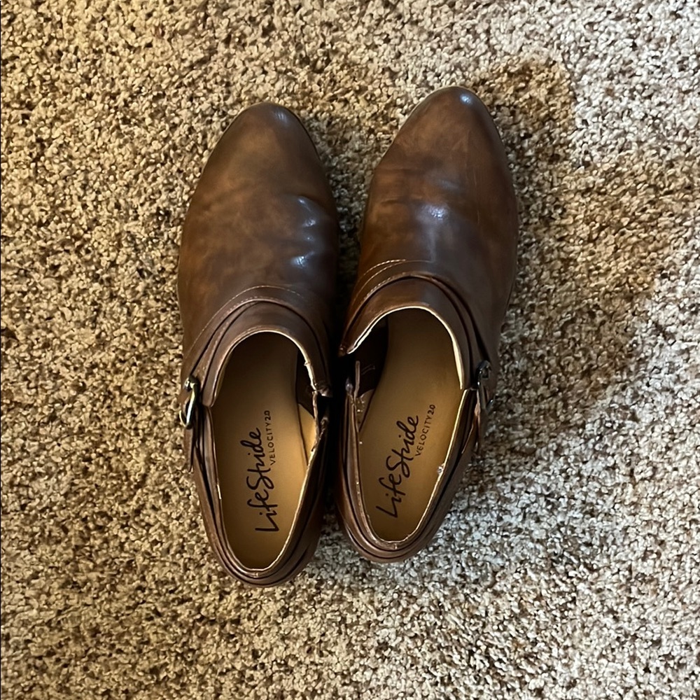 Life Stride Women’s Tan Loafers